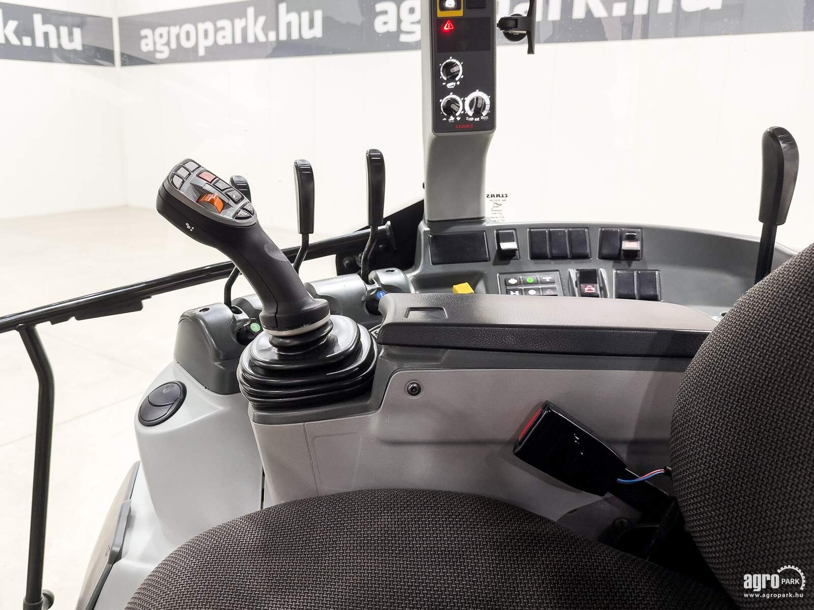 Traktor du type CLAAS Arion 420, Gebrauchtmaschine en Csengele (Photo 12)