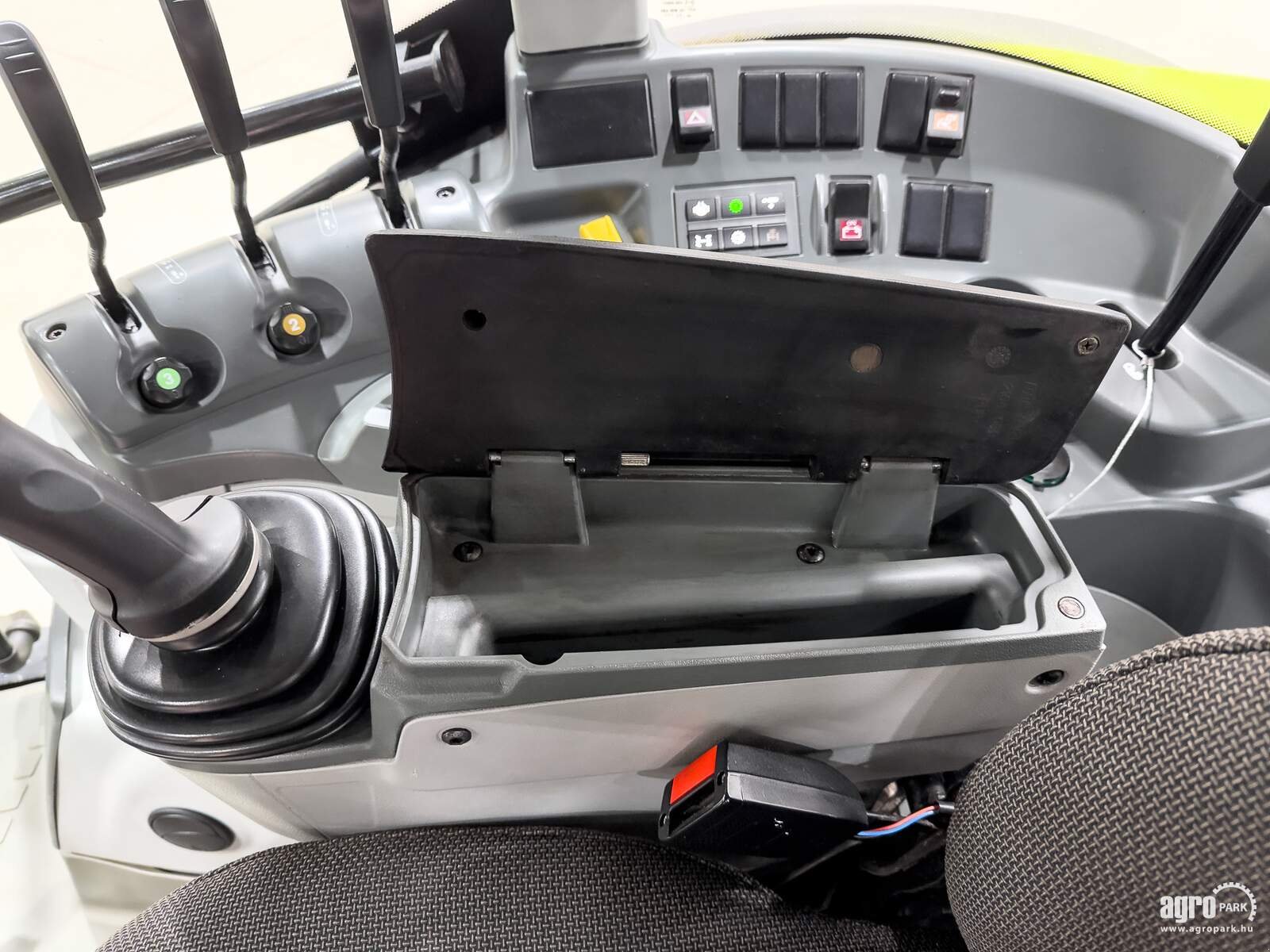 Traktor du type CLAAS Arion 420, Gebrauchtmaschine en Csengele (Photo 14)