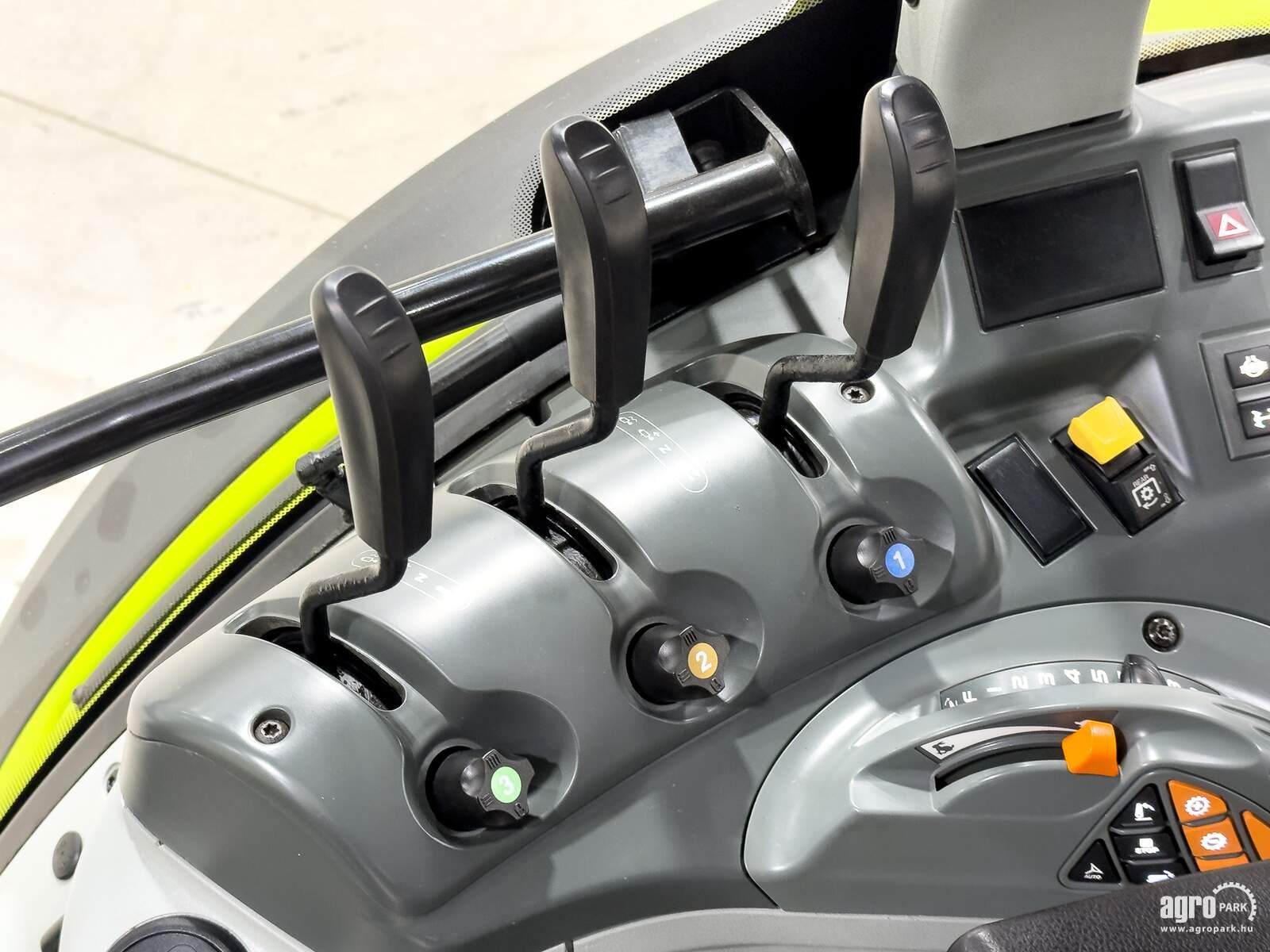 Traktor du type CLAAS Arion 420, Gebrauchtmaschine en Csengele (Photo 15)