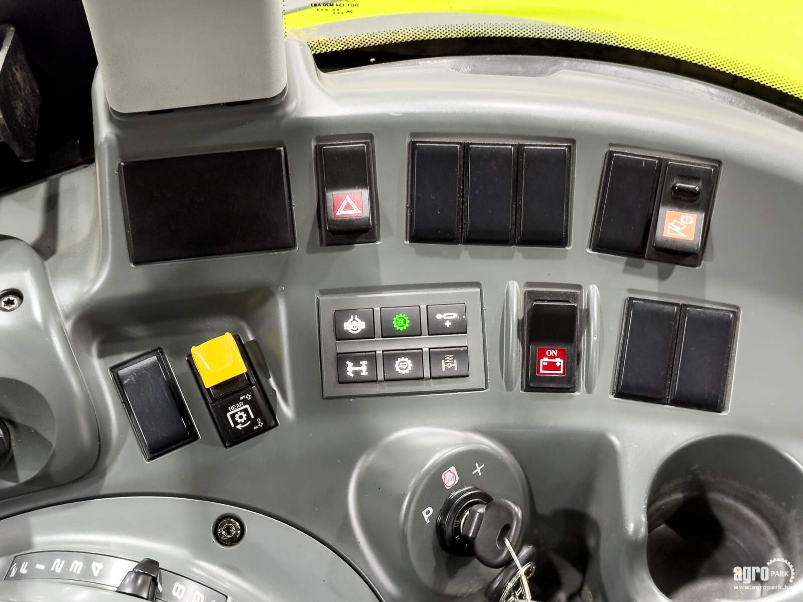 Traktor du type CLAAS Arion 420, Gebrauchtmaschine en Csengele (Photo 17)