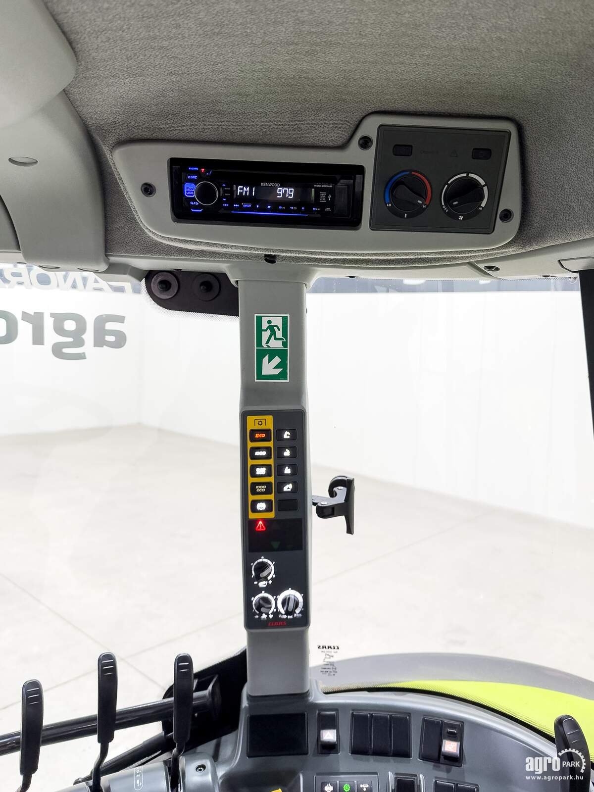 Traktor du type CLAAS Arion 420, Gebrauchtmaschine en Csengele (Photo 19)