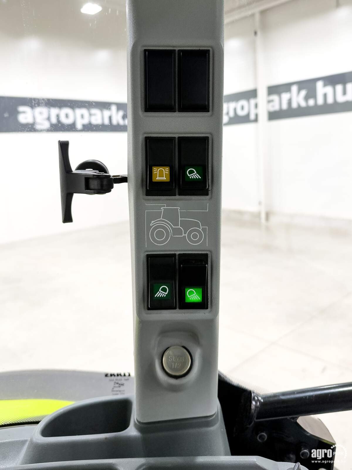 Traktor du type CLAAS Arion 420, Gebrauchtmaschine en Csengele (Photo 23)