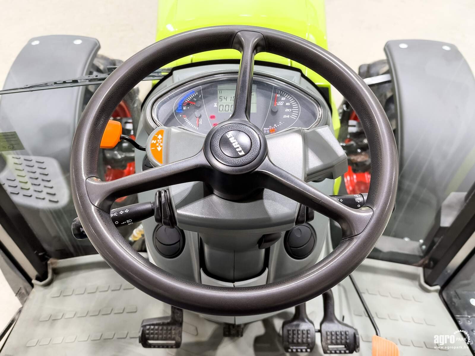 Traktor du type CLAAS Arion 420, Gebrauchtmaschine en Csengele (Photo 25)