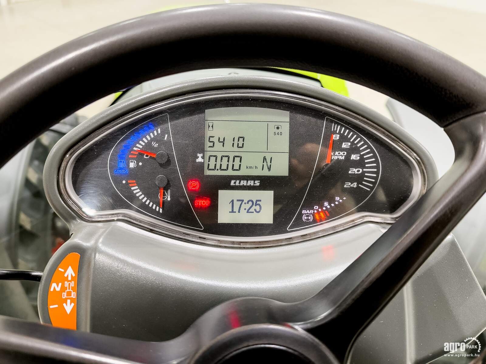 Traktor du type CLAAS Arion 420, Gebrauchtmaschine en Csengele (Photo 26)