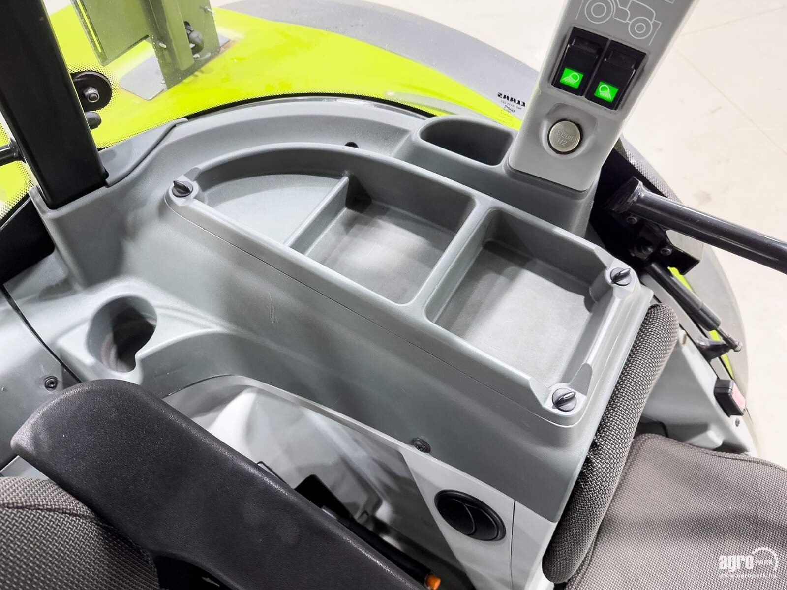 Traktor du type CLAAS Arion 420, Gebrauchtmaschine en Csengele (Photo 28)