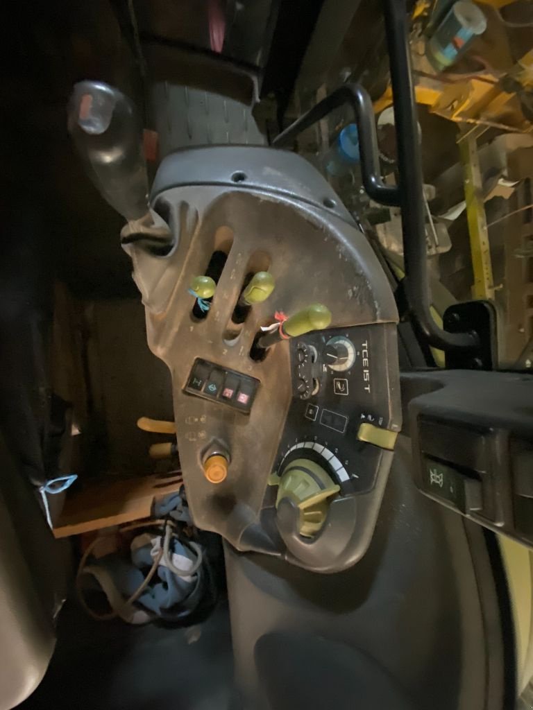 Traktor a típus CLAAS ARION 420, Gebrauchtmaschine ekkor: VERNOUX EN VIVARAIS (Kép 6)