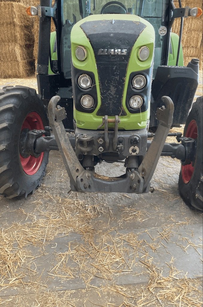 Traktor del tipo CLAAS ARION 420, Gebrauchtmaschine In CINTHEAUX (Immagine 5)