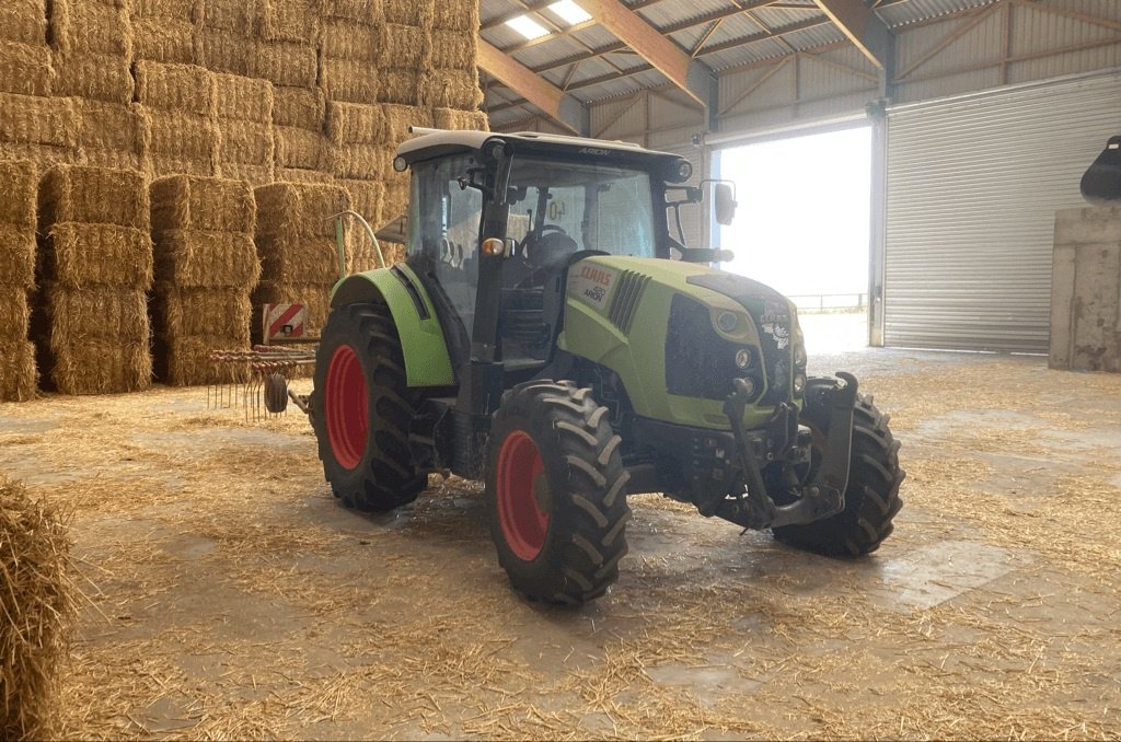 Traktor del tipo CLAAS ARION 420, Gebrauchtmaschine In CINTHEAUX (Immagine 2)