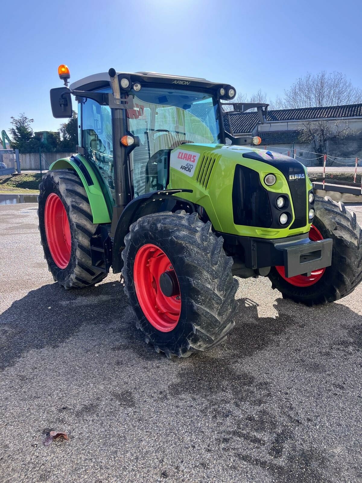 Traktor za tip CLAAS ARION 420, Gebrauchtmaschine u SAINT ANDIOL (Slika 2)