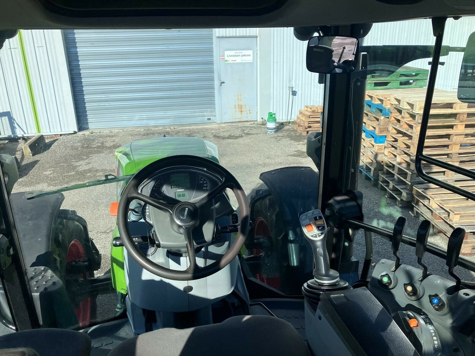 Traktor za tip CLAAS ARION 420, Gebrauchtmaschine u SAINT ANDIOL (Slika 7)