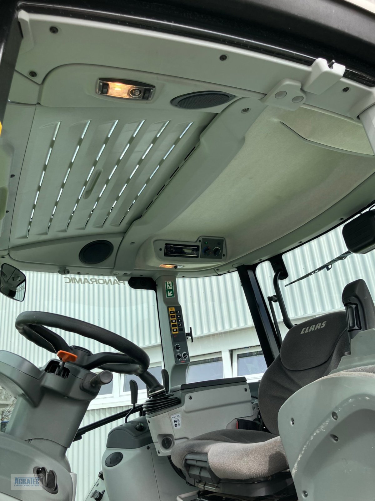 Traktor des Typs CLAAS Arion 420, Gebrauchtmaschine in Salching bei Straubing (Bild 15)