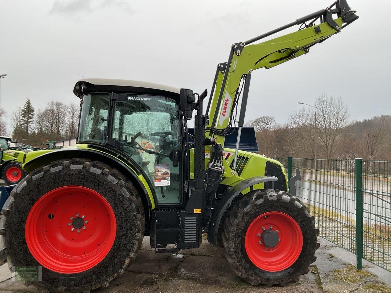 Traktor типа CLAAS Arion 420, Gebrauchtmaschine в Leubsdorf (Фотография 3)