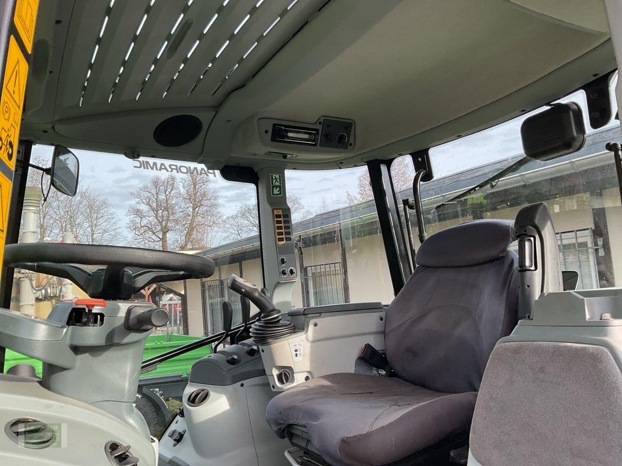 Traktor типа CLAAS Arion 420, Gebrauchtmaschine в Leubsdorf (Фотография 2)