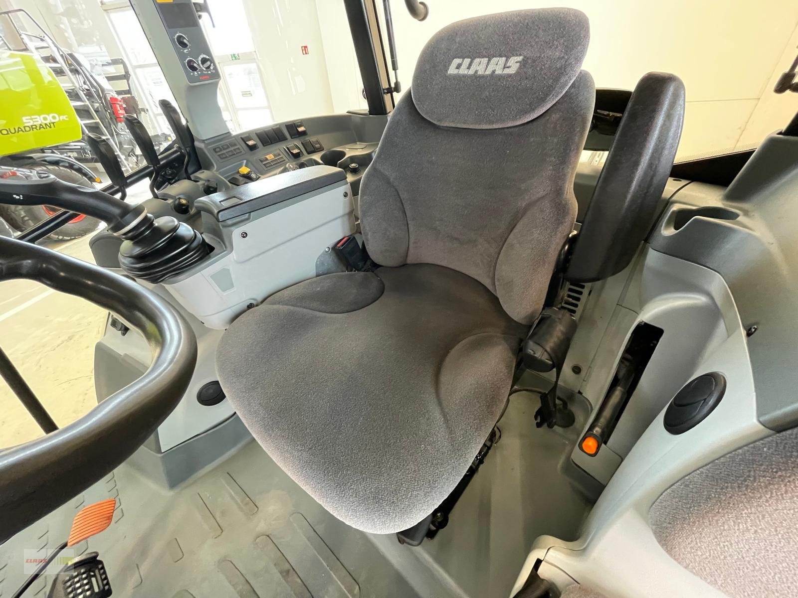 Traktor of the type CLAAS Arion 420, Gebrauchtmaschine in Langenau (Picture 9)