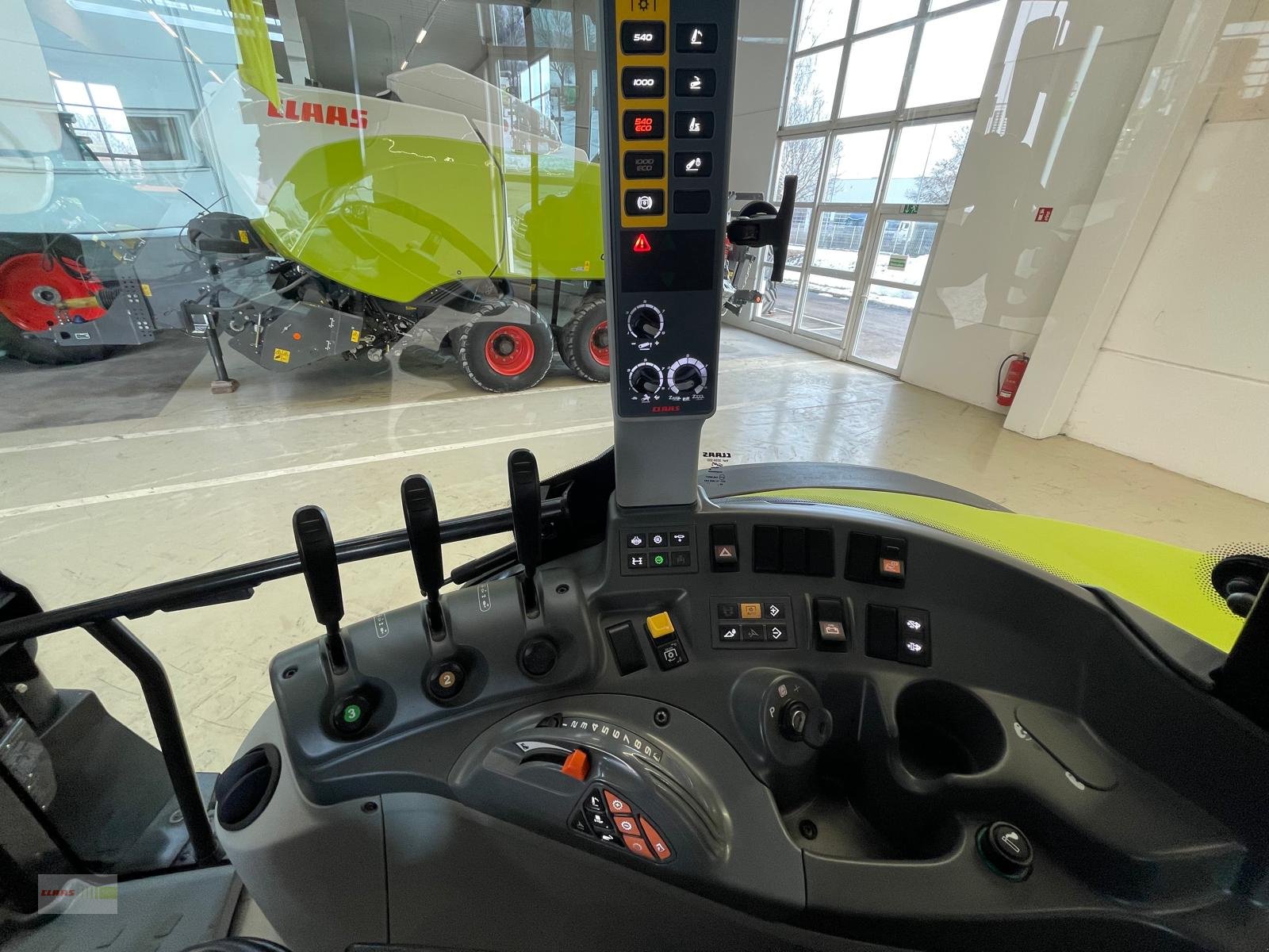 Traktor of the type CLAAS Arion 420, Gebrauchtmaschine in Langenau (Picture 12)