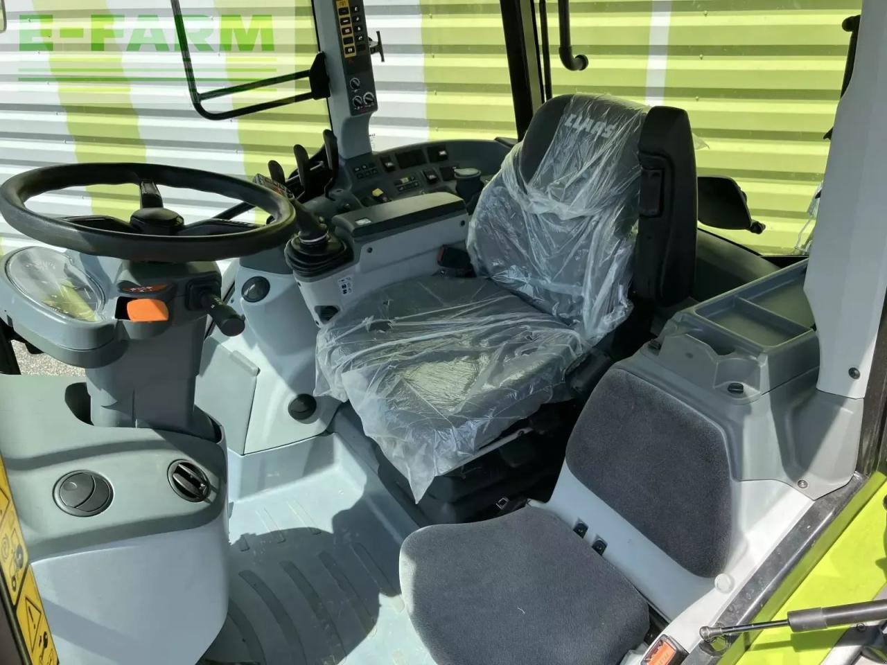 Traktor типа CLAAS arion 430 panoramic + batis mx, Gebrauchtmaschine в AILLAS (33 - GIRONDE) (Фотография 6)