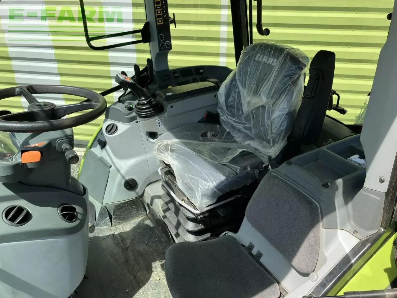 Traktor of the type CLAAS arion 430 panoramic + fl 100 c, Gebrauchtmaschine in AILLAS (33 - GIRONDE) (Picture 3)