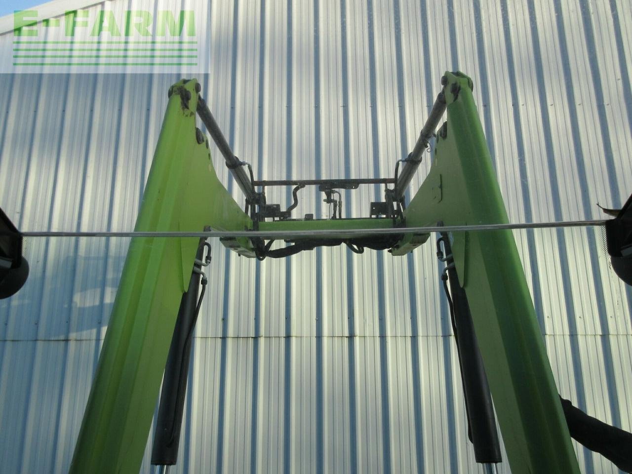 Traktor des Typs CLAAS arion 430 panoramic + fl 100 c, Gebrauchtmaschine in PLOUIGNEAU (Bild 8)