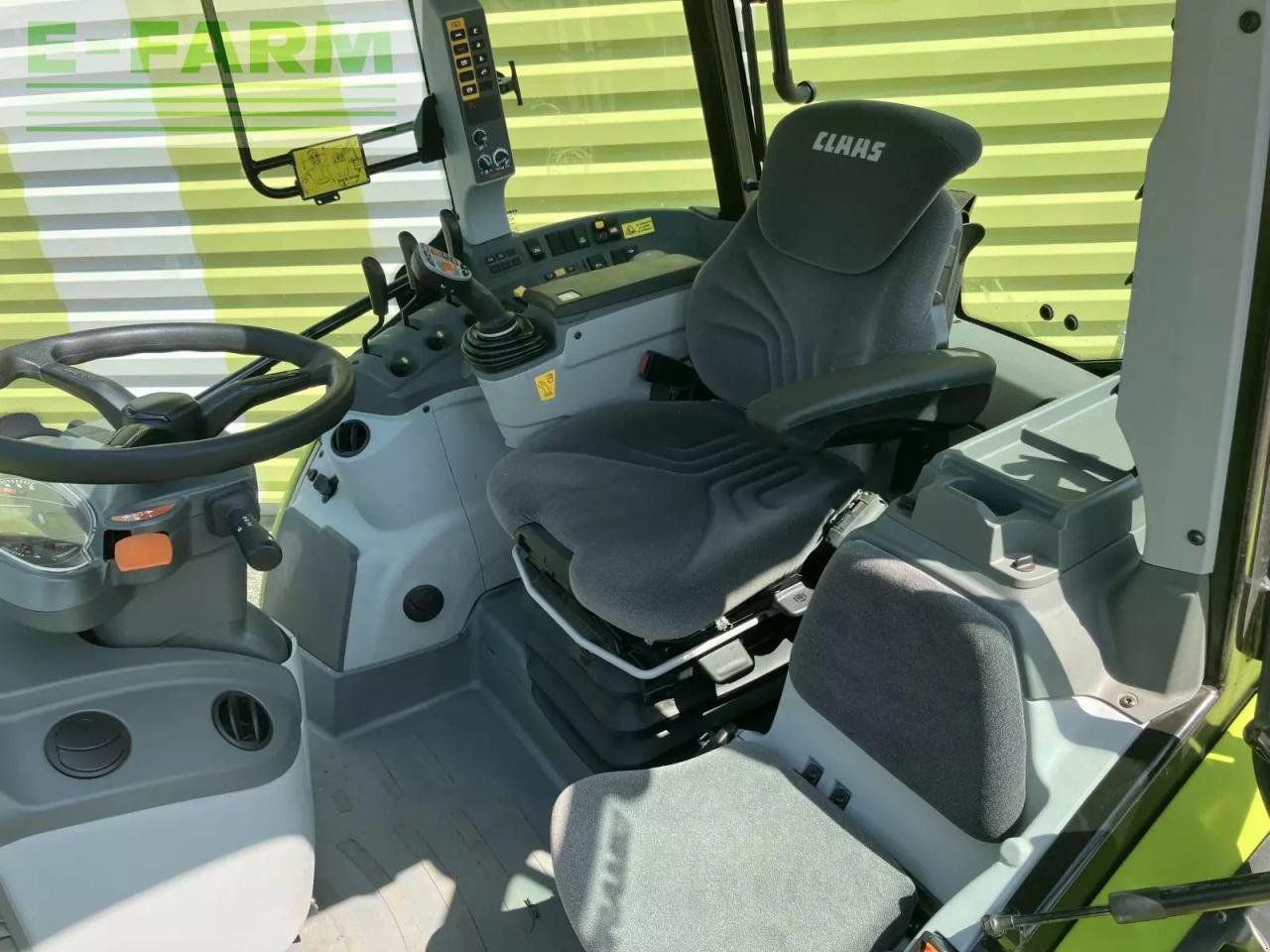 Traktor типа CLAAS arion 430 panoramic + fl 100 c, Gebrauchtmaschine в AILLAS (33 - GIRONDE) (Фотография 8)