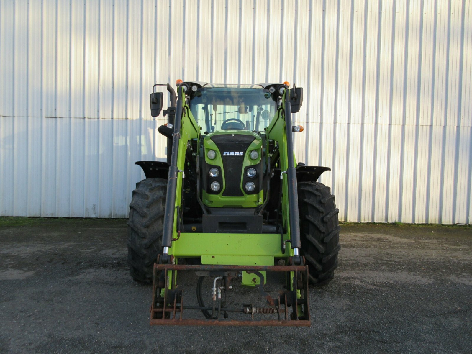 Traktor typu CLAAS ARION 430 PANORAMIC + FL 100 C, Gebrauchtmaschine v PLOUIGNEAU (Obrázek 5)