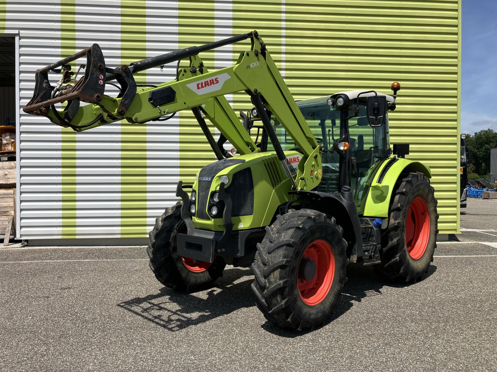 Traktor typu CLAAS ARION 430 PANORAMIC + FL 100 C, Gebrauchtmaschine v AILLAS (Obrázek 1)