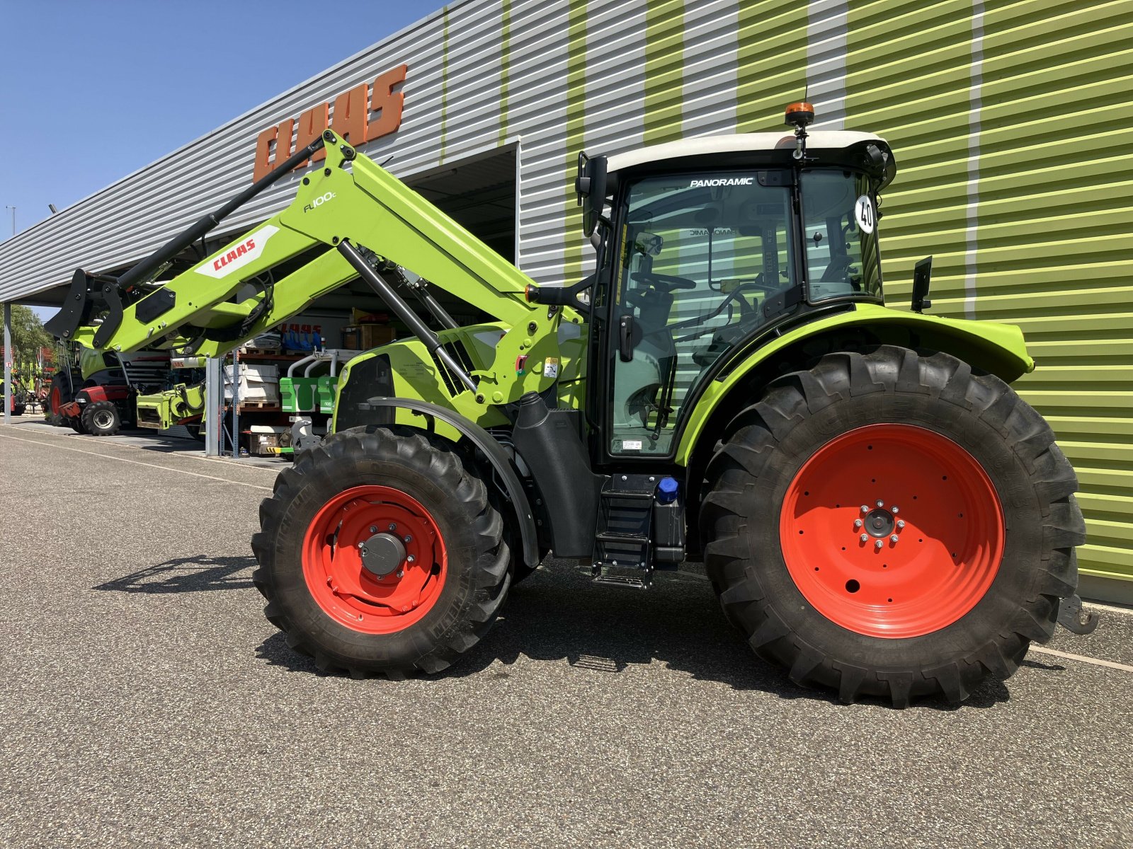 Traktor van het type CLAAS ARION 430 PANORAMIC + FL 100 C, Gebrauchtmaschine in AILLAS (Foto 2)