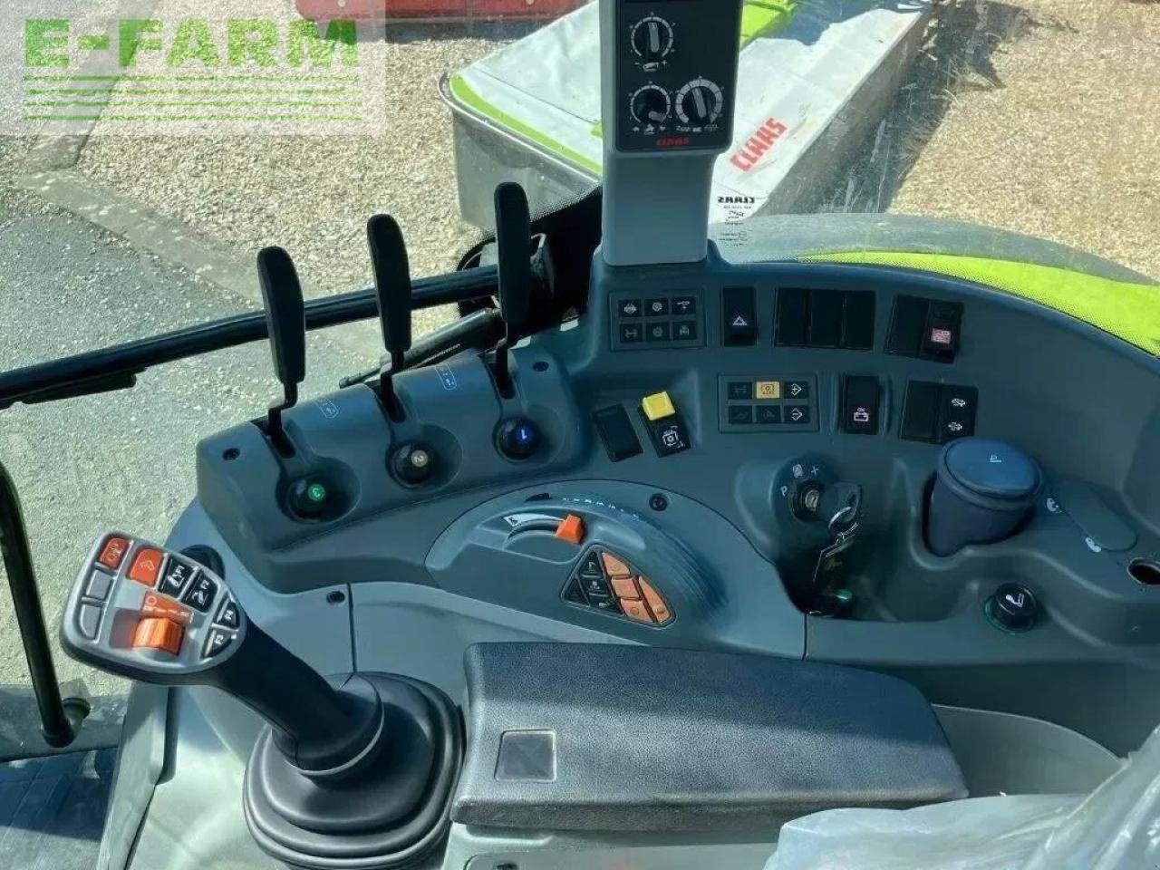 Traktor of the type CLAAS arion 430 panoramic, Gebrauchtmaschine in AILLAS (33 - GIRONDE) (Picture 6)