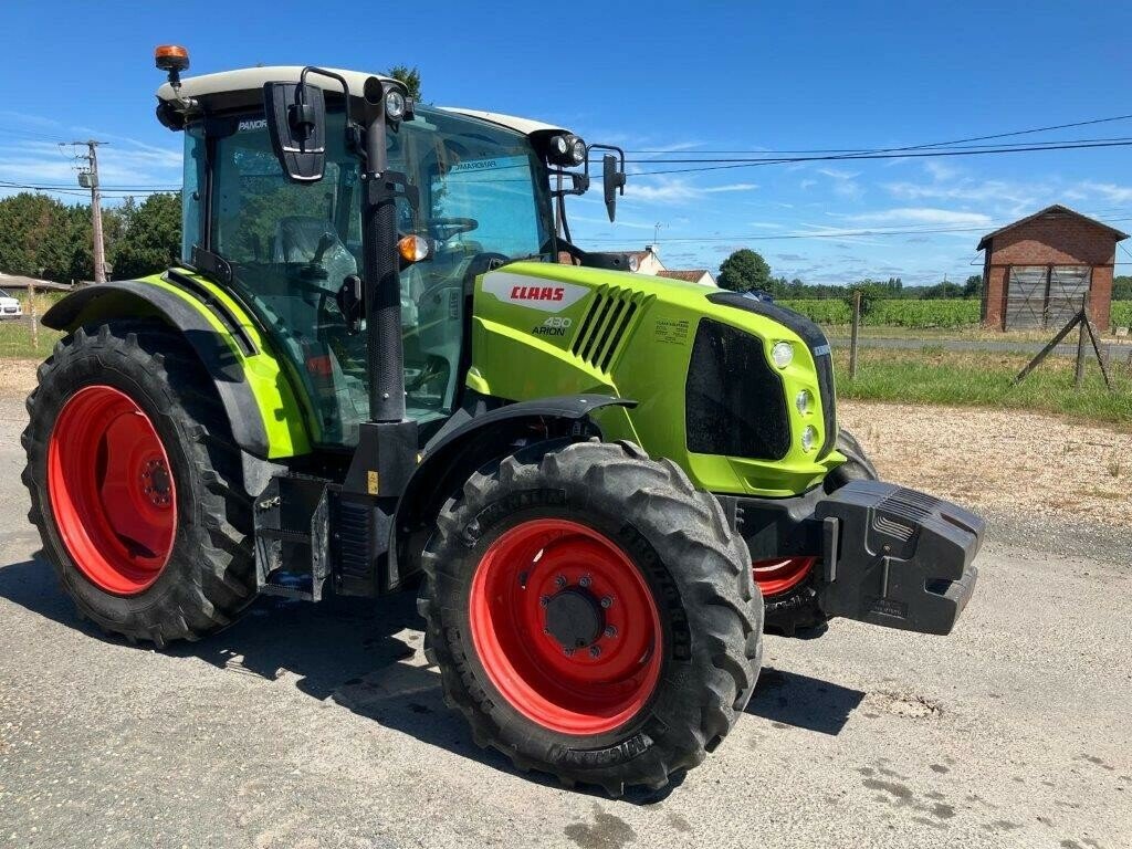 Traktor des Typs CLAAS ARION 430 PANORAMIC, Gebrauchtmaschine in Gardonne (Bild 4)