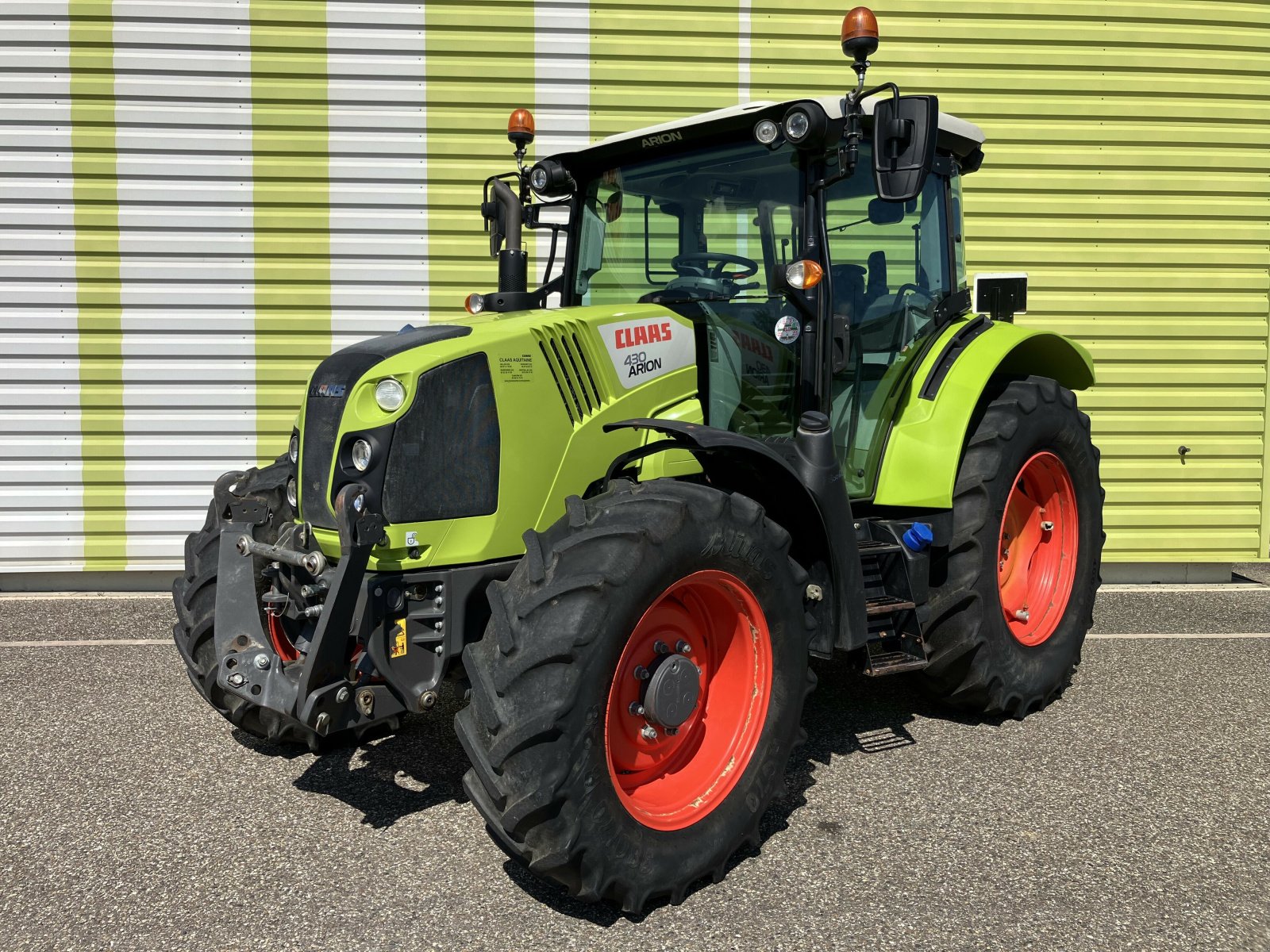 Traktor of the type CLAAS ARION 430 PROACTIV, Gebrauchtmaschine in Gardonne (Picture 1)