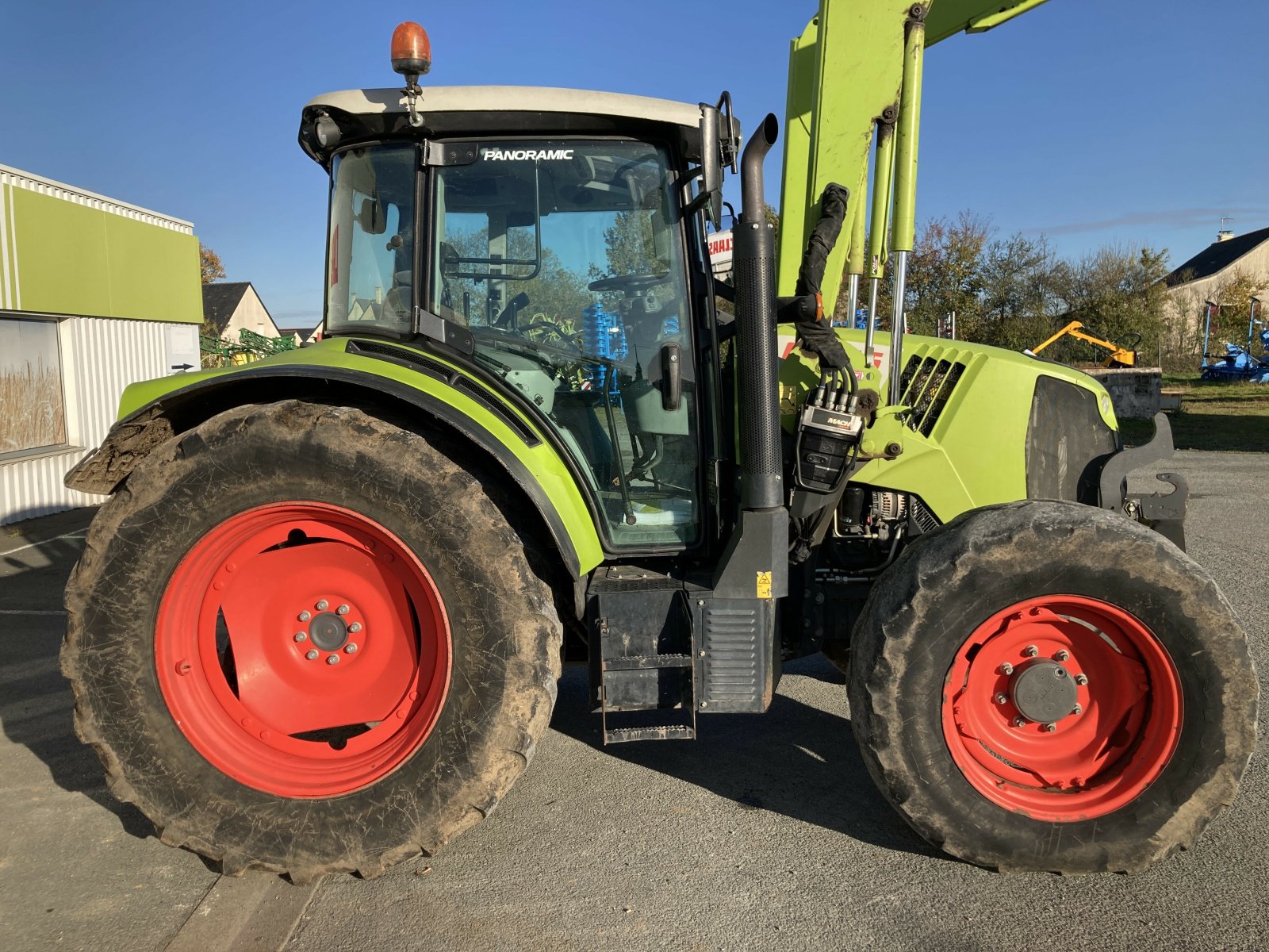 Traktor του τύπου CLAAS ARION 430 SUR MESURE, Gebrauchtmaschine σε ST CLEMENT DE LA PLACE (Φωτογραφία 7)