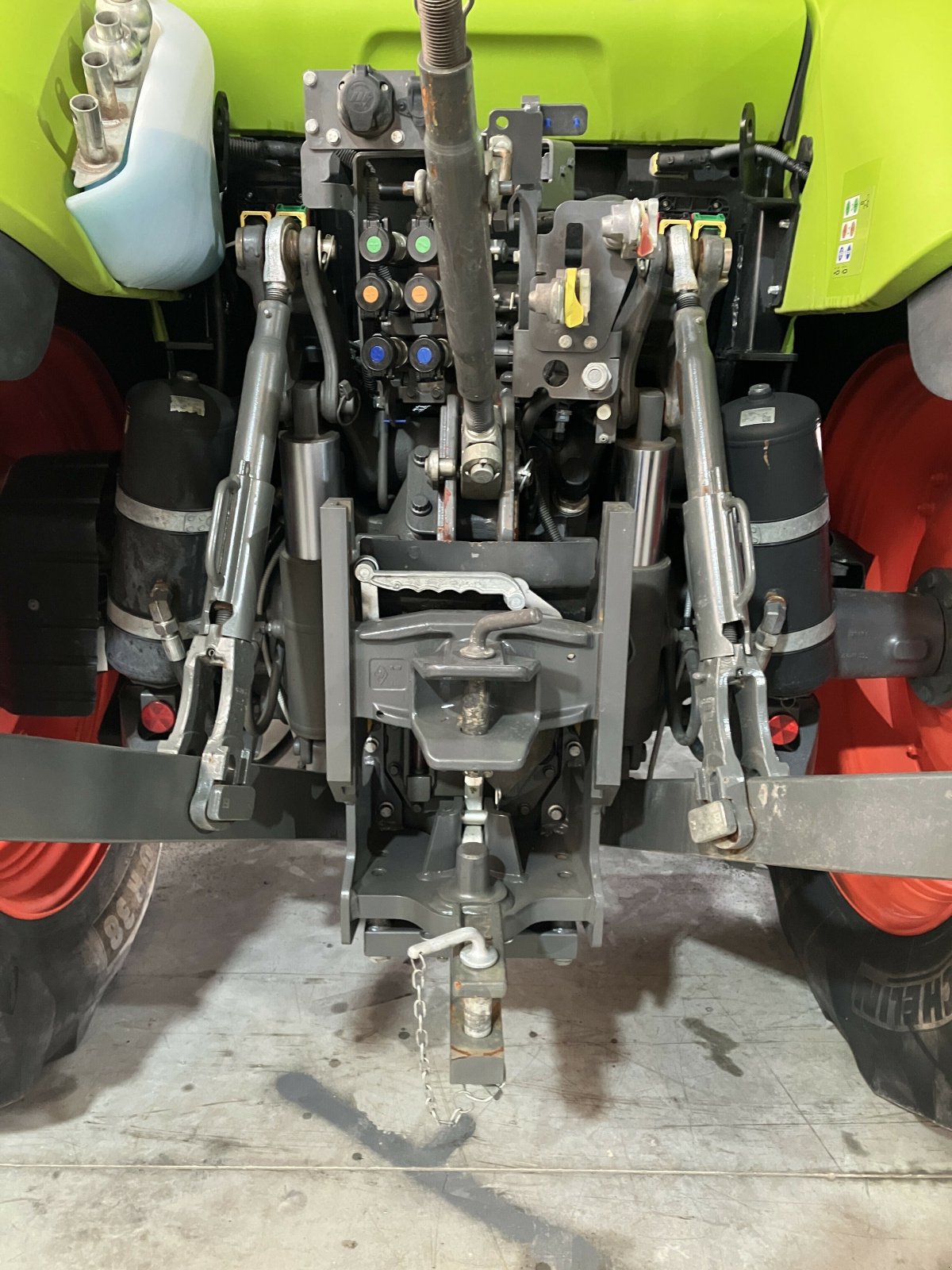 Traktor типа CLAAS ARION 430 SUR MESURE, Gebrauchtmaschine в NOGENT (Фотография 11)