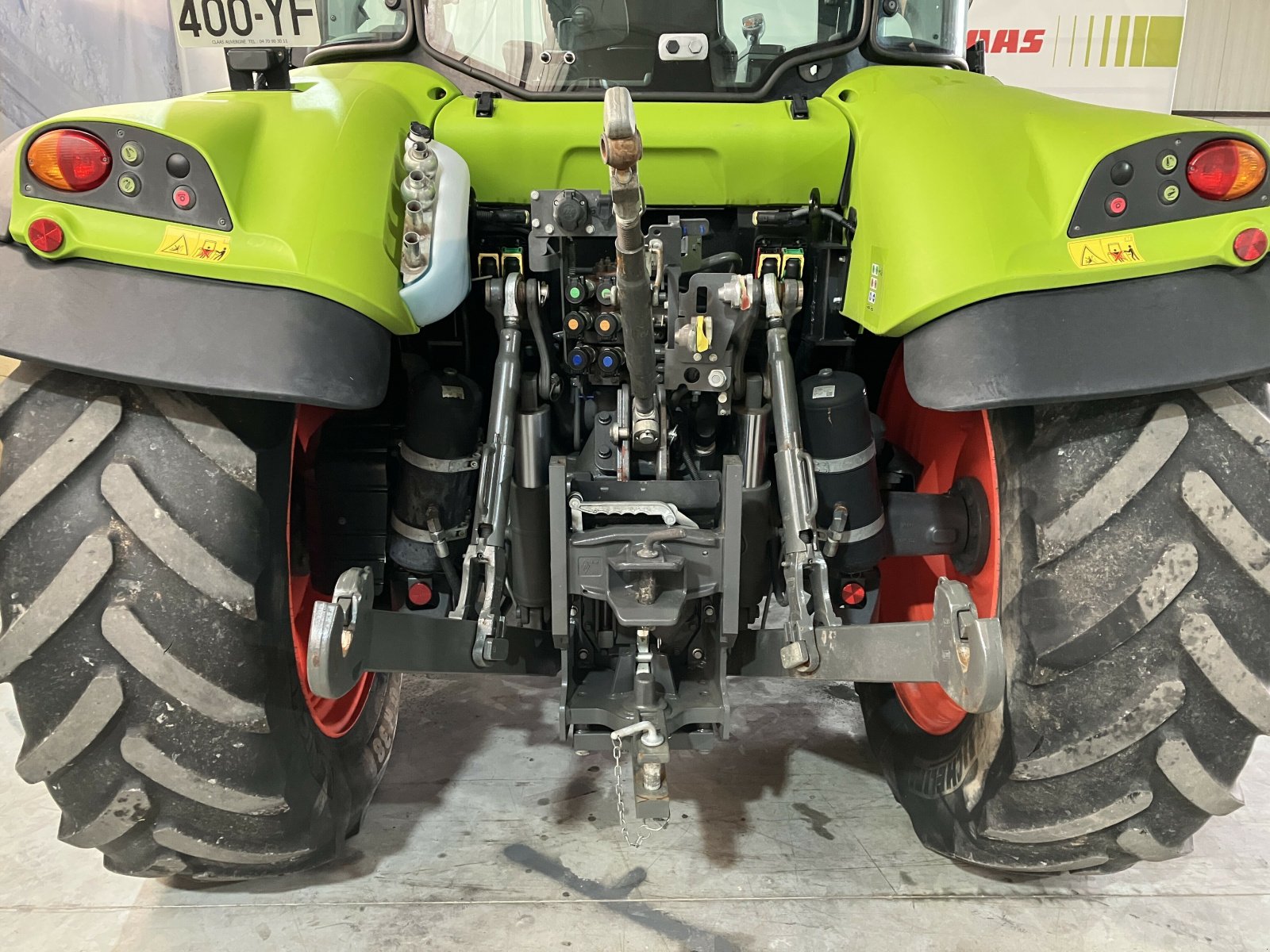 Traktor типа CLAAS ARION 430 SUR MESURE, Gebrauchtmaschine в NOGENT (Фотография 10)