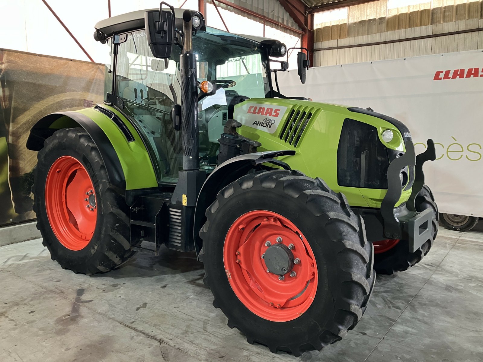 Traktor типа CLAAS ARION 430 SUR MESURE, Gebrauchtmaschine в NOGENT (Фотография 2)