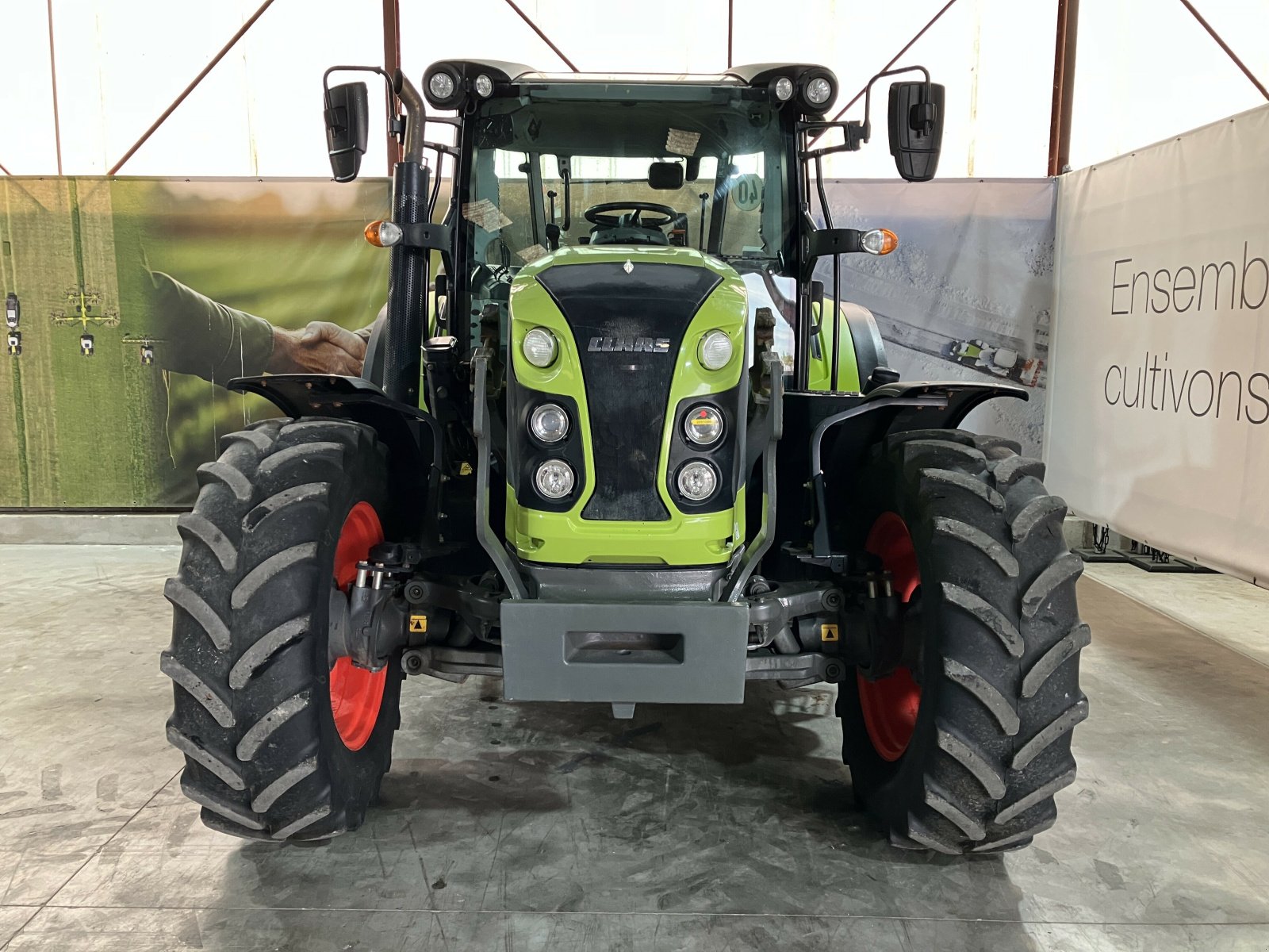 Traktor типа CLAAS ARION 430 SUR MESURE, Gebrauchtmaschine в NOGENT (Фотография 7)