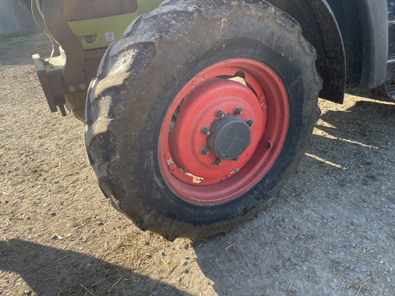 Traktor του τύπου CLAAS ARION 430, Gebrauchtmaschine σε LA ROCHE JAUDY (Φωτογραφία 3)