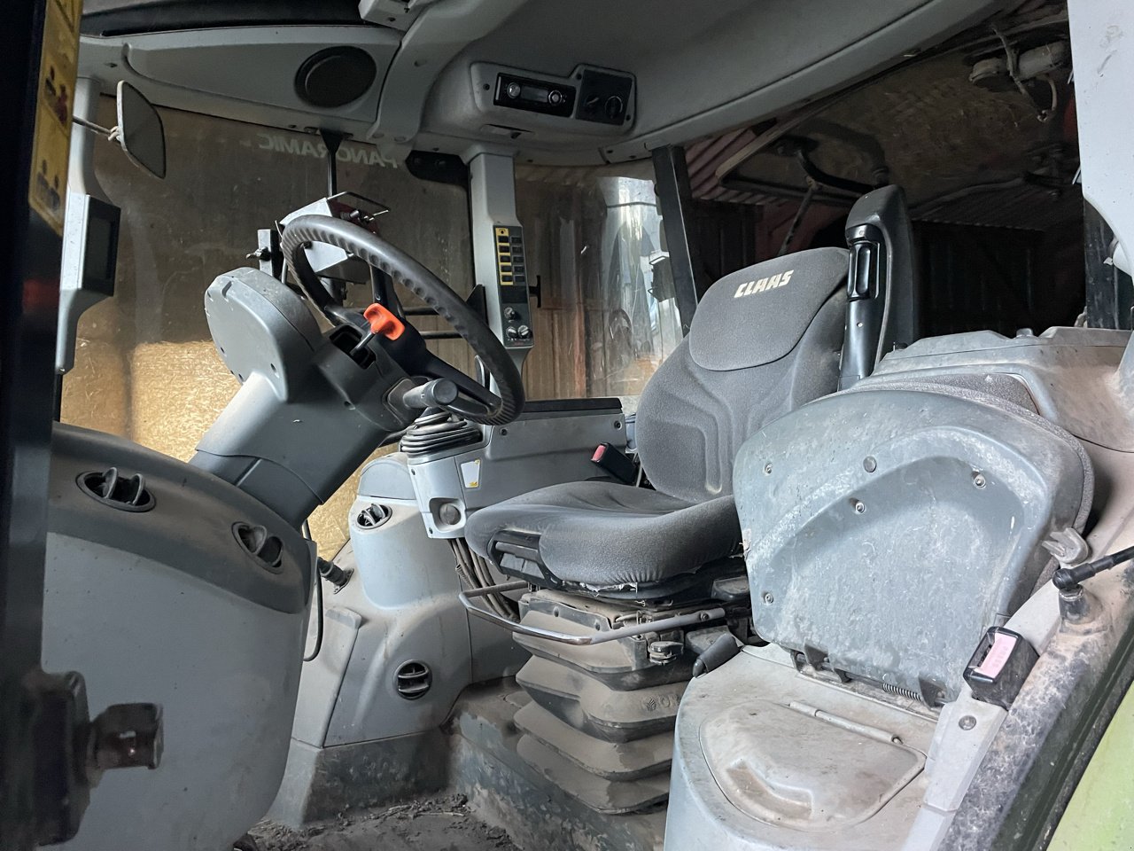 Traktor του τύπου CLAAS ARION 430, Gebrauchtmaschine σε JOSSELIN (Φωτογραφία 2)