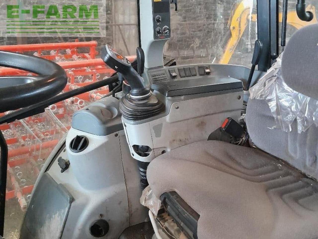 Traktor of the type CLAAS ARION 430, Gebrauchtmaschine in CORNHILL-ON-TWEED (Picture 8)