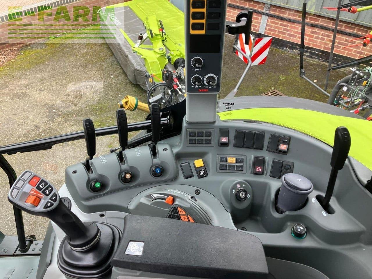 Traktor του τύπου CLAAS ARION 430, Gebrauchtmaschine σε SUFFOLK (Φωτογραφία 9)