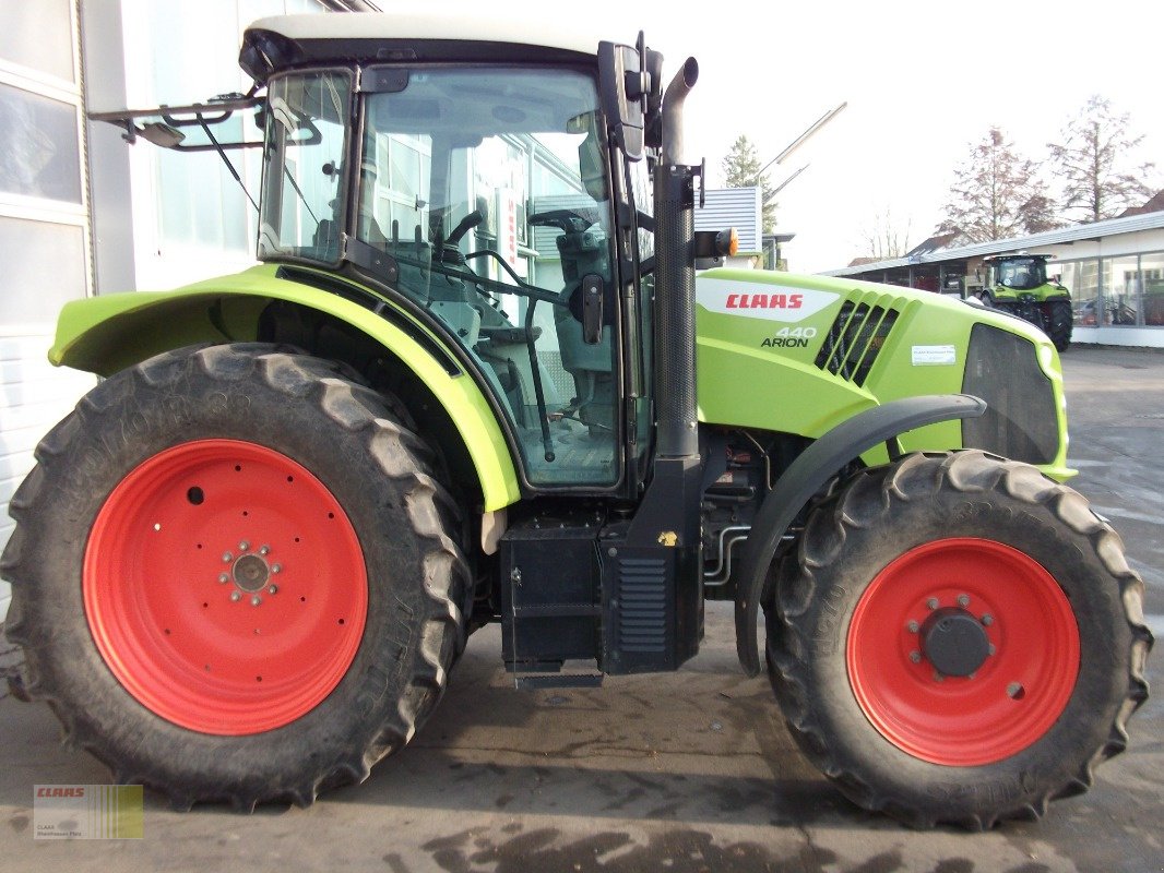 Traktor des Typs CLAAS Arion 440 Advanced, Gebrauchtmaschine in Reinheim (Bild 2)