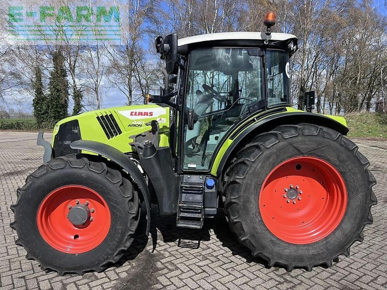 Traktor van het type CLAAS arion 440 cis+, Gebrauchtmaschine in ag BROEKLAND (Foto 2)