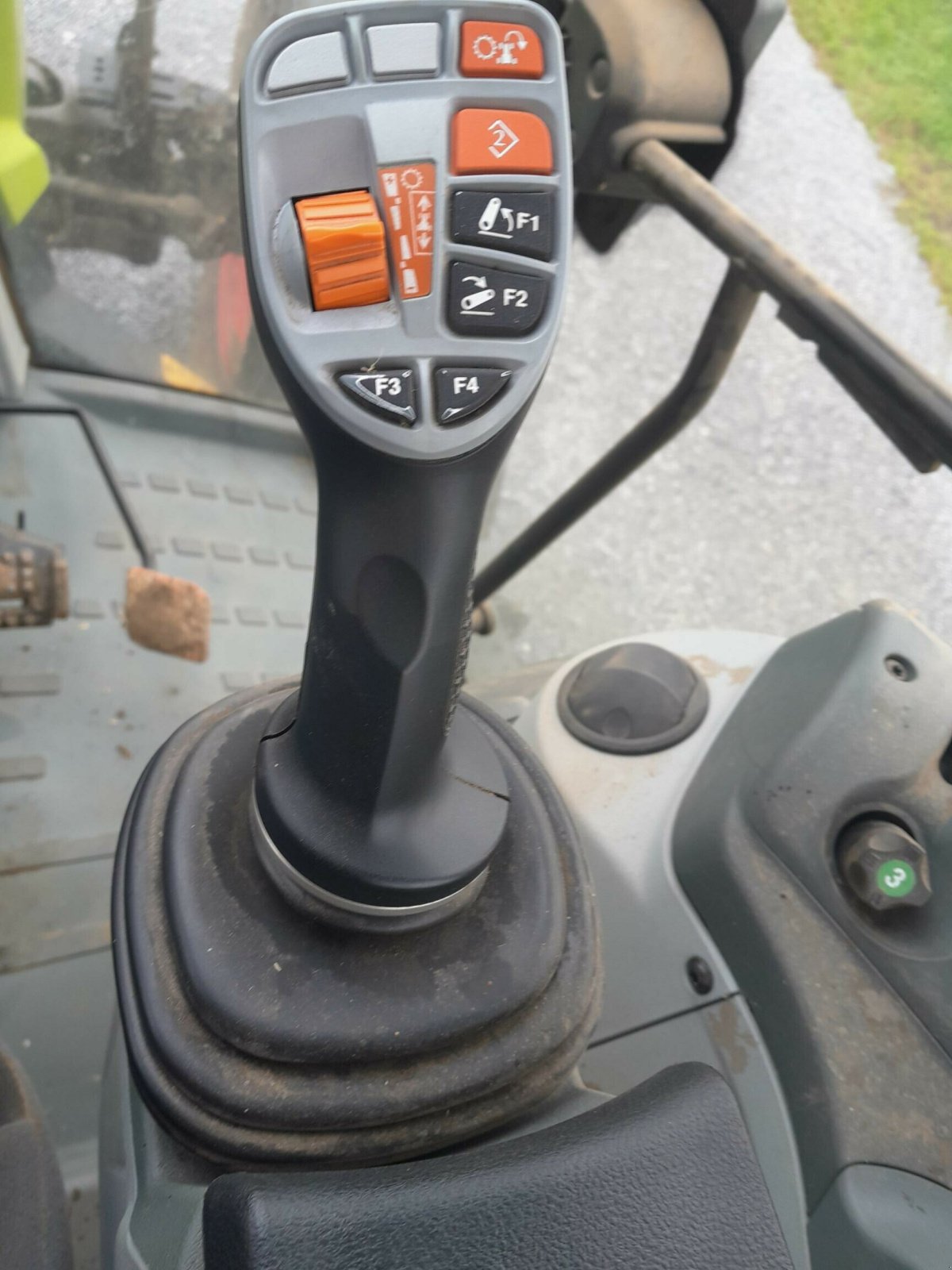Traktor a típus CLAAS ARION 440 CIS PANORAMIC, Gebrauchtmaschine ekkor: Charnay-lès-macon (Kép 10)