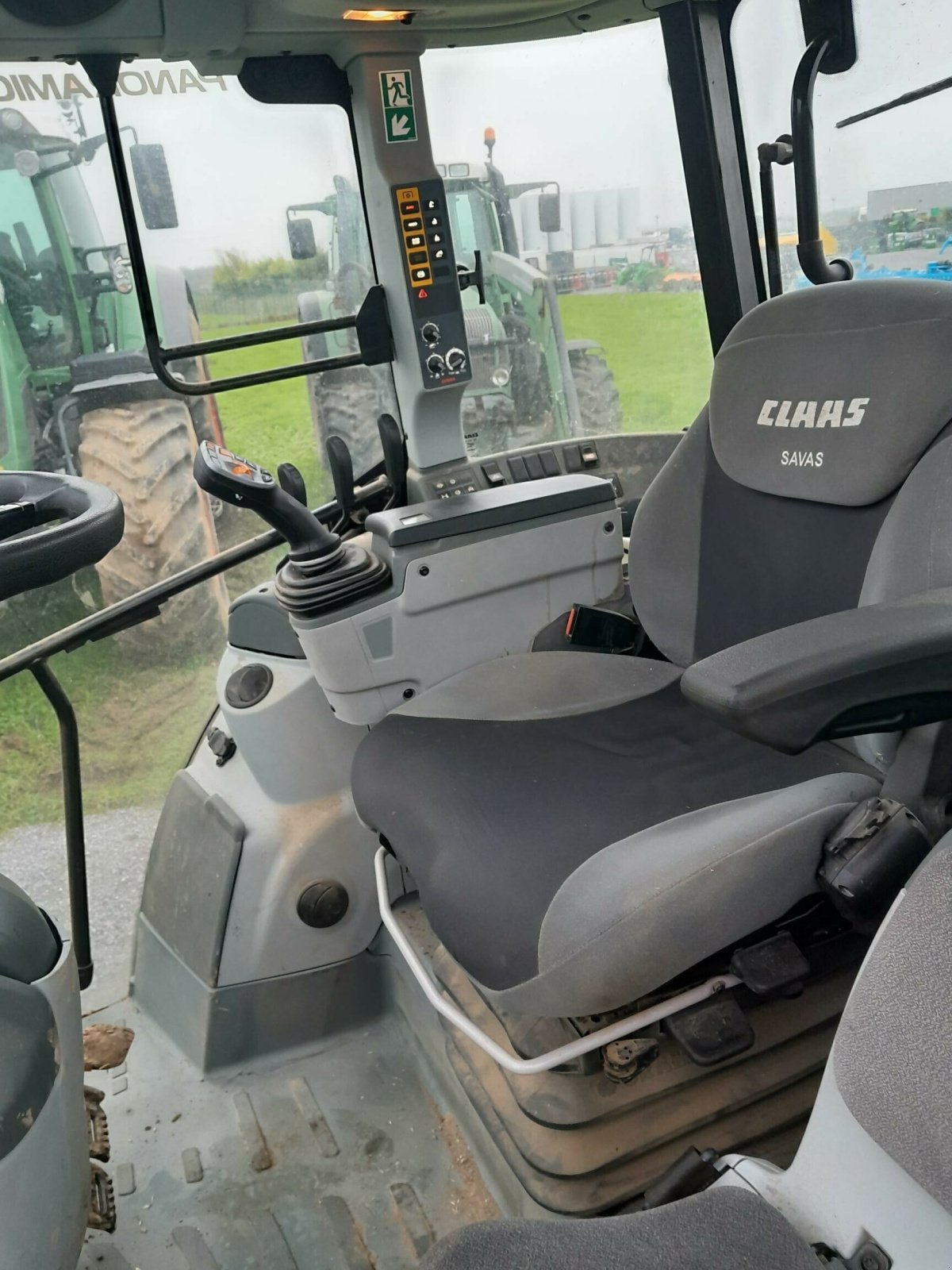 Traktor a típus CLAAS ARION 440 CIS PANORAMIC, Gebrauchtmaschine ekkor: Charnay-lès-macon (Kép 5)