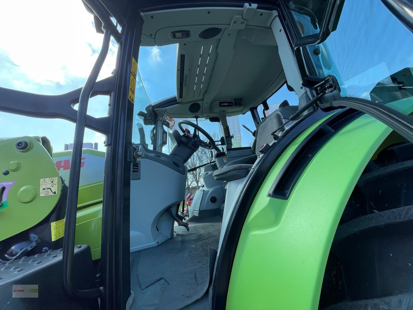 Traktor a típus CLAAS Arion 440 CIS Panoramic, Gebrauchtmaschine ekkor: Langenau (Kép 24)