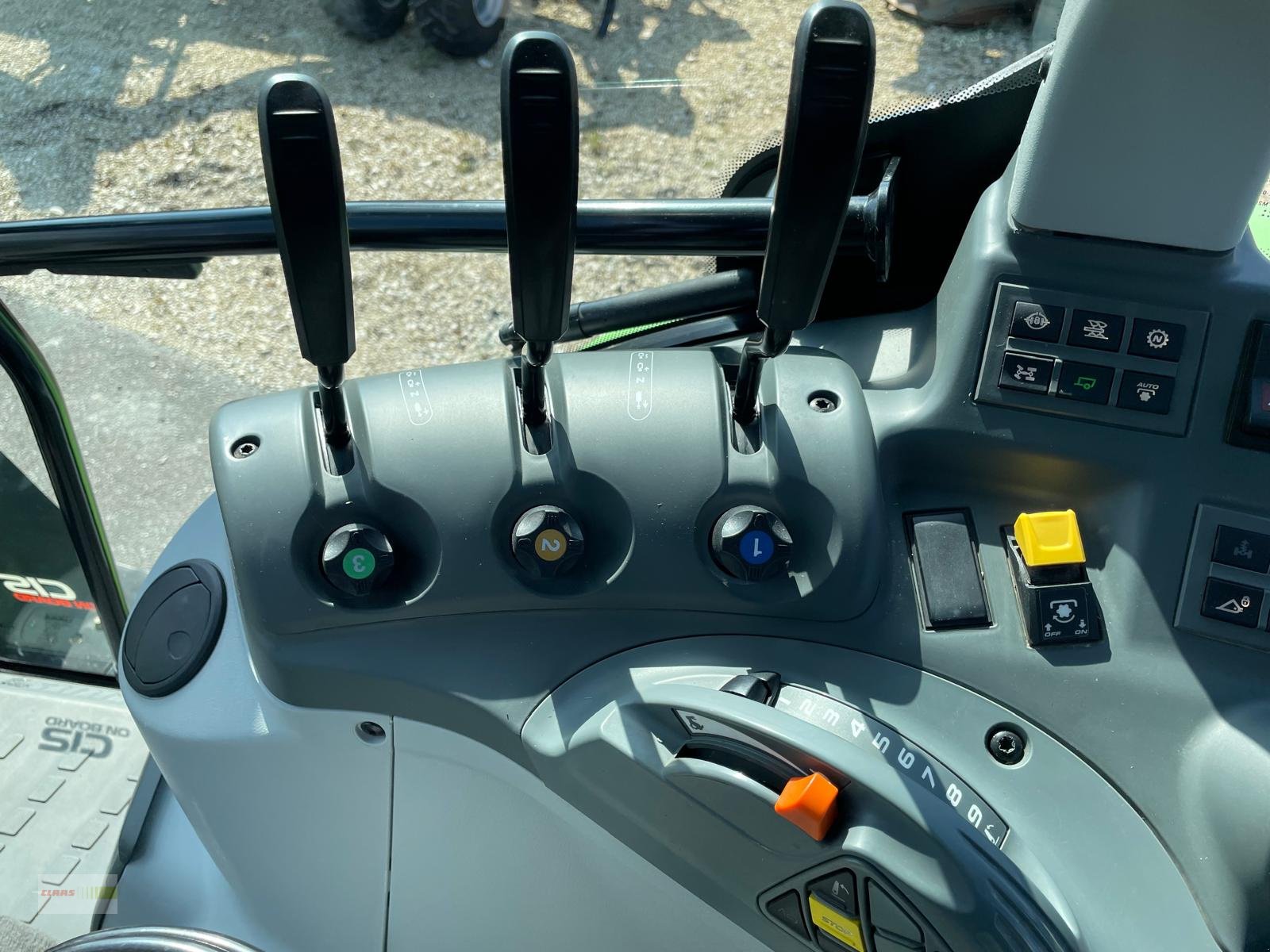 Traktor a típus CLAAS Arion 440 CIS Panoramic, Gebrauchtmaschine ekkor: Langenau (Kép 30)