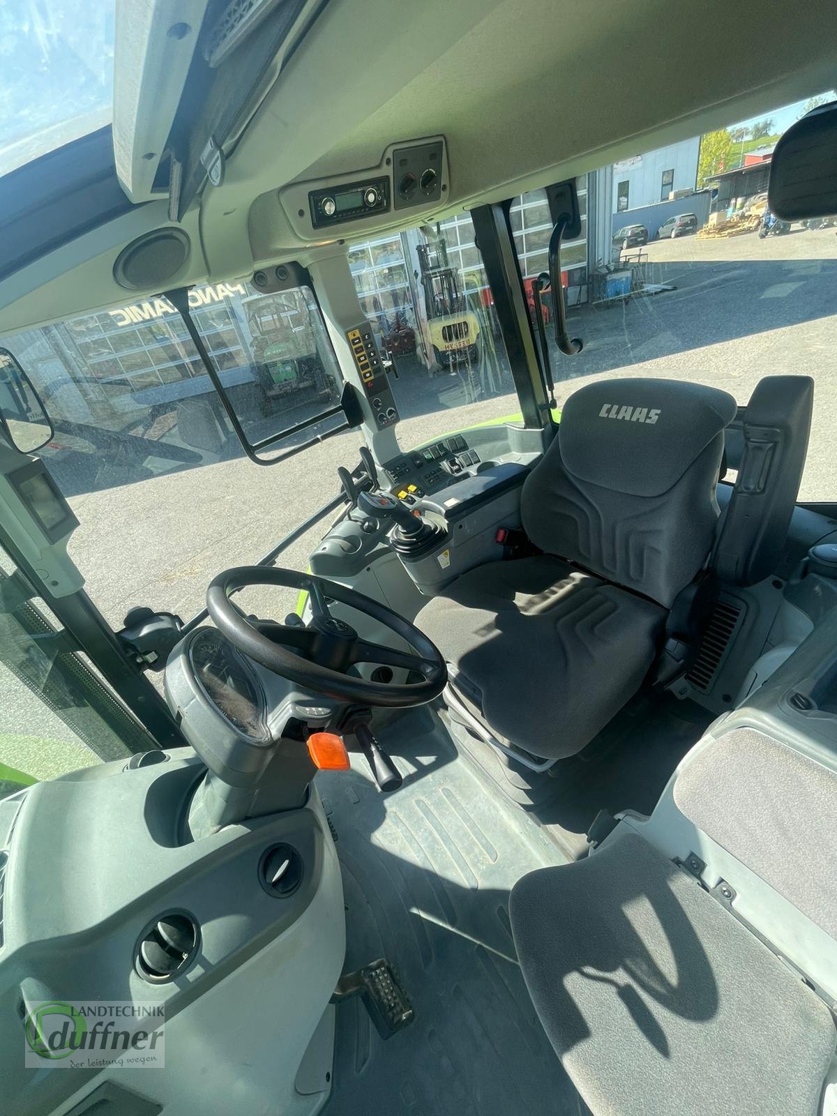 Traktor typu CLAAS Arion 440 CIS, Gebrauchtmaschine w Münsingen (Zdjęcie 6)