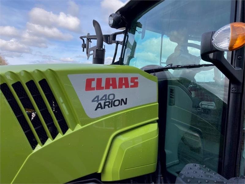 Traktor des Typs CLAAS ARION 440 CIS, Gebrauchtmaschine in Aalestrup (Bild 4)