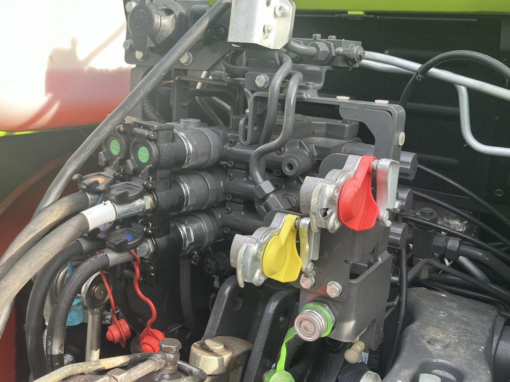 Traktor типа CLAAS ARION 440 CIS, Gebrauchtmaschine в MORLHON LE HAUT (Фотография 7)
