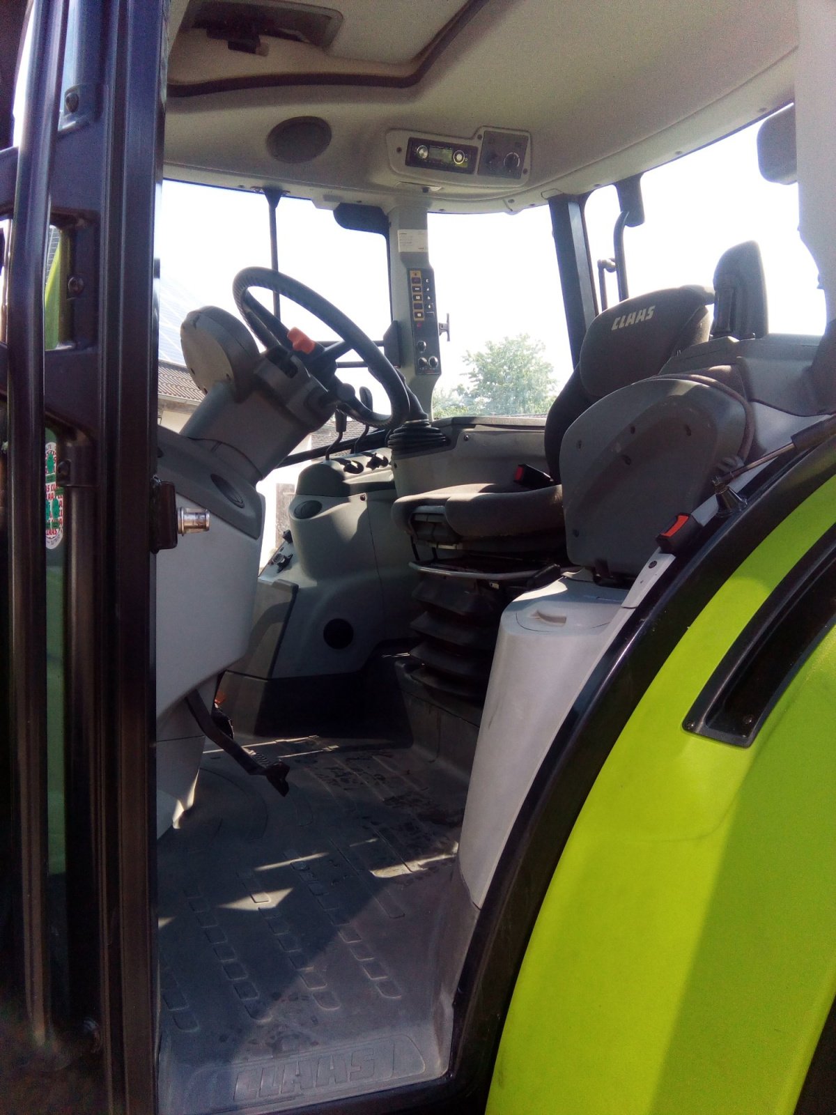 Traktor des Typs CLAAS Arion 440 CIS, Gebrauchtmaschine in Lichthausen (Bild 13)