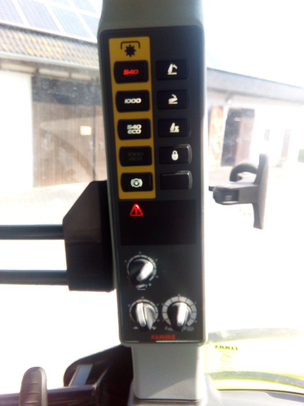 Traktor des Typs CLAAS Arion 440 CIS, Gebrauchtmaschine in Lichthausen (Bild 16)