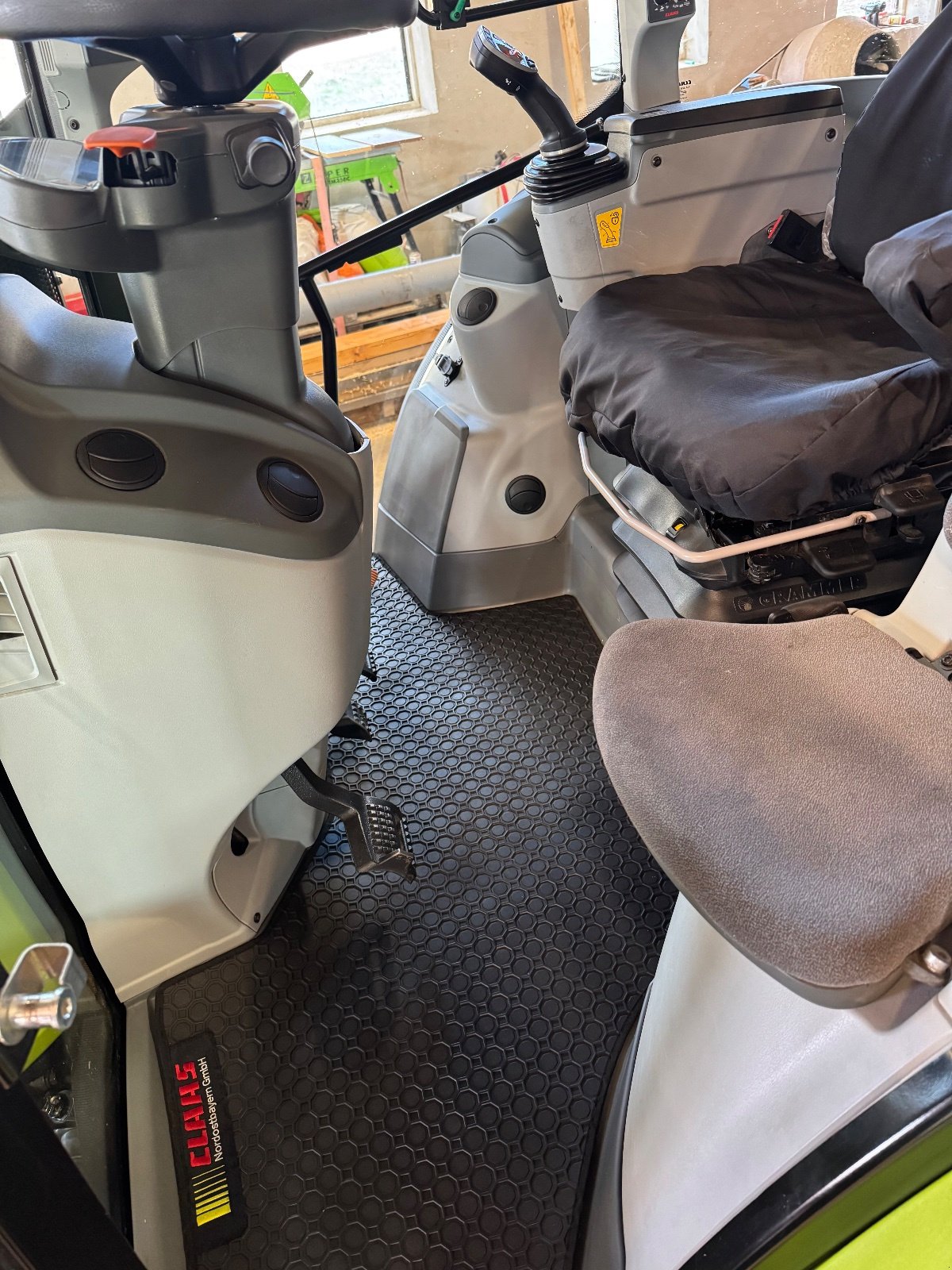 Traktor Türe ait CLAAS Arion 440 Panoramic, Gebrauchtmaschine içinde Schauenstein (resim 15)